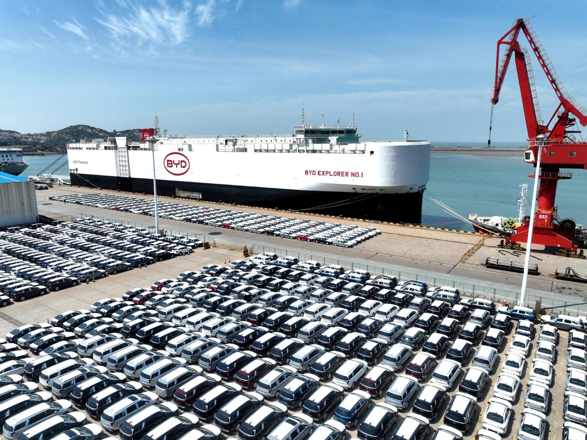 Global automakers seek deeper integration into China's smart supply chains
