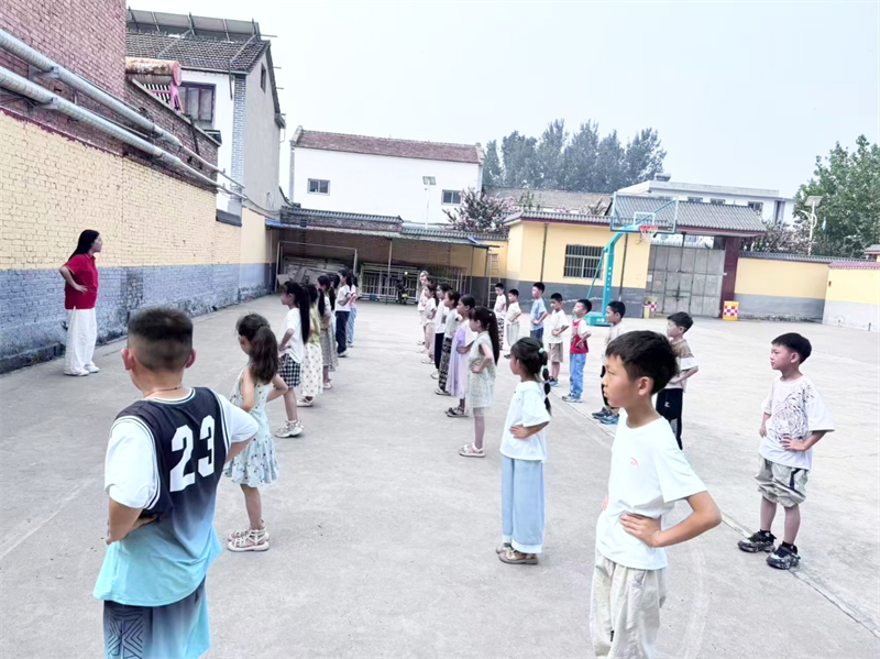 安阳师范学院马克思主义学院党委开展“甲骨传薪火，支教润童心”特色支教活动