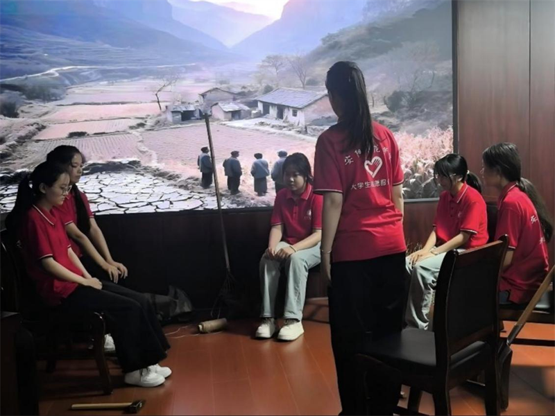安阳师范学院马克思主义学院党委开展“青年宣讲红旗渠，红色基因扎基层”暑期社会实践活动