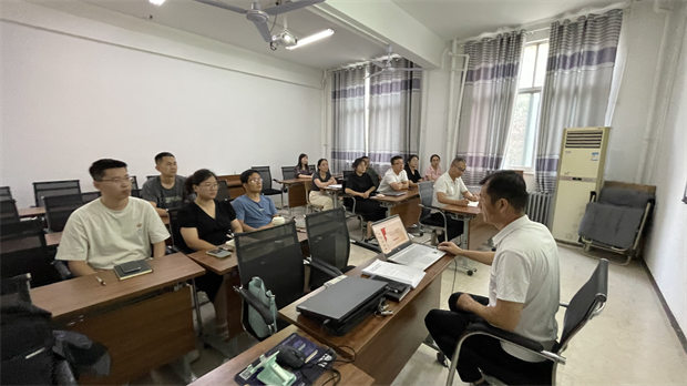 商丘师范学院化学化工学院教师第二党支部讲授“学习领会中央八项规定精神，争做新时代合格党员”专题党课