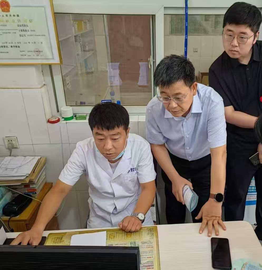 省医疗保障局党组成员、副局长刘培峰调研集采药品“三进”工作