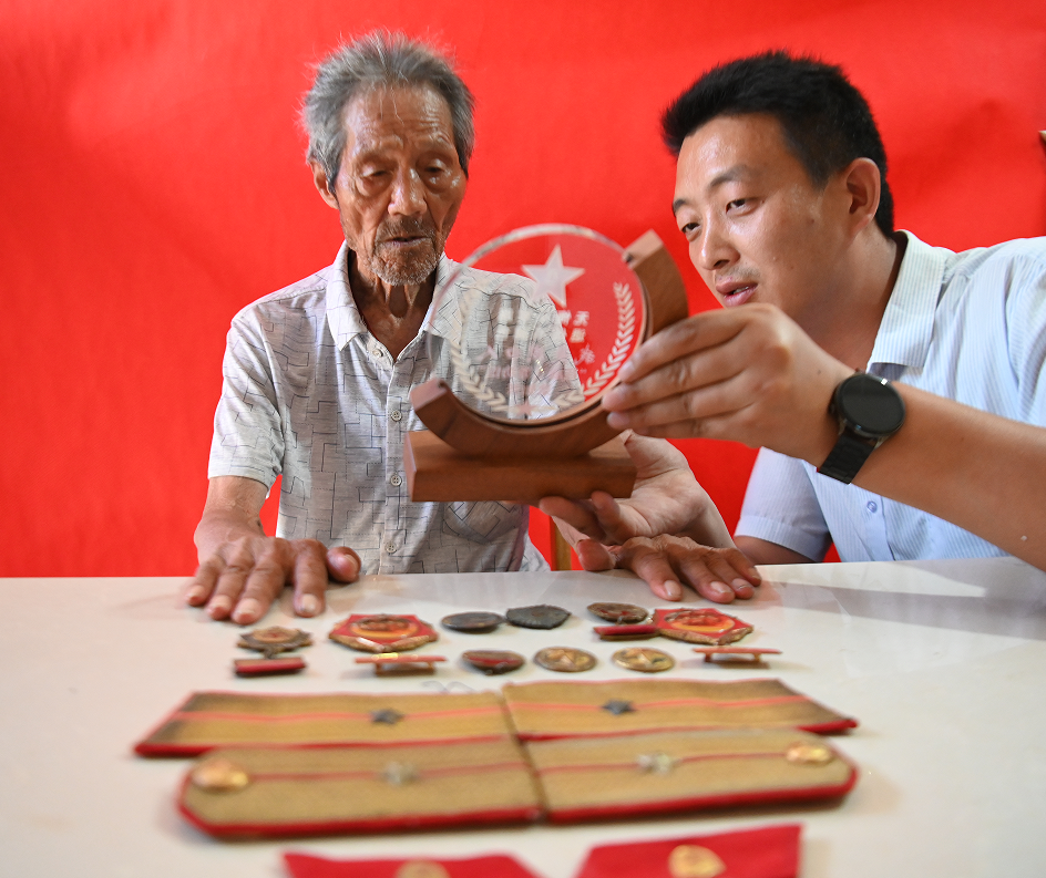 周口：开展“镜头里的荣光——为参战老兵留影”活动