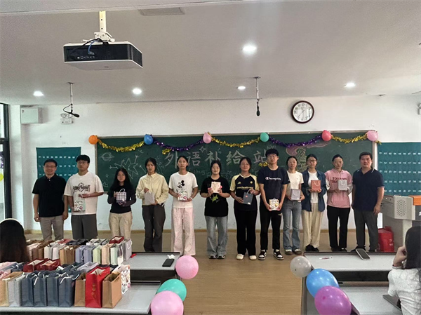 郑州升达经贸管理学院外国语学院开展“外语补给，助力研途”留校考研学生暖心关怀活动