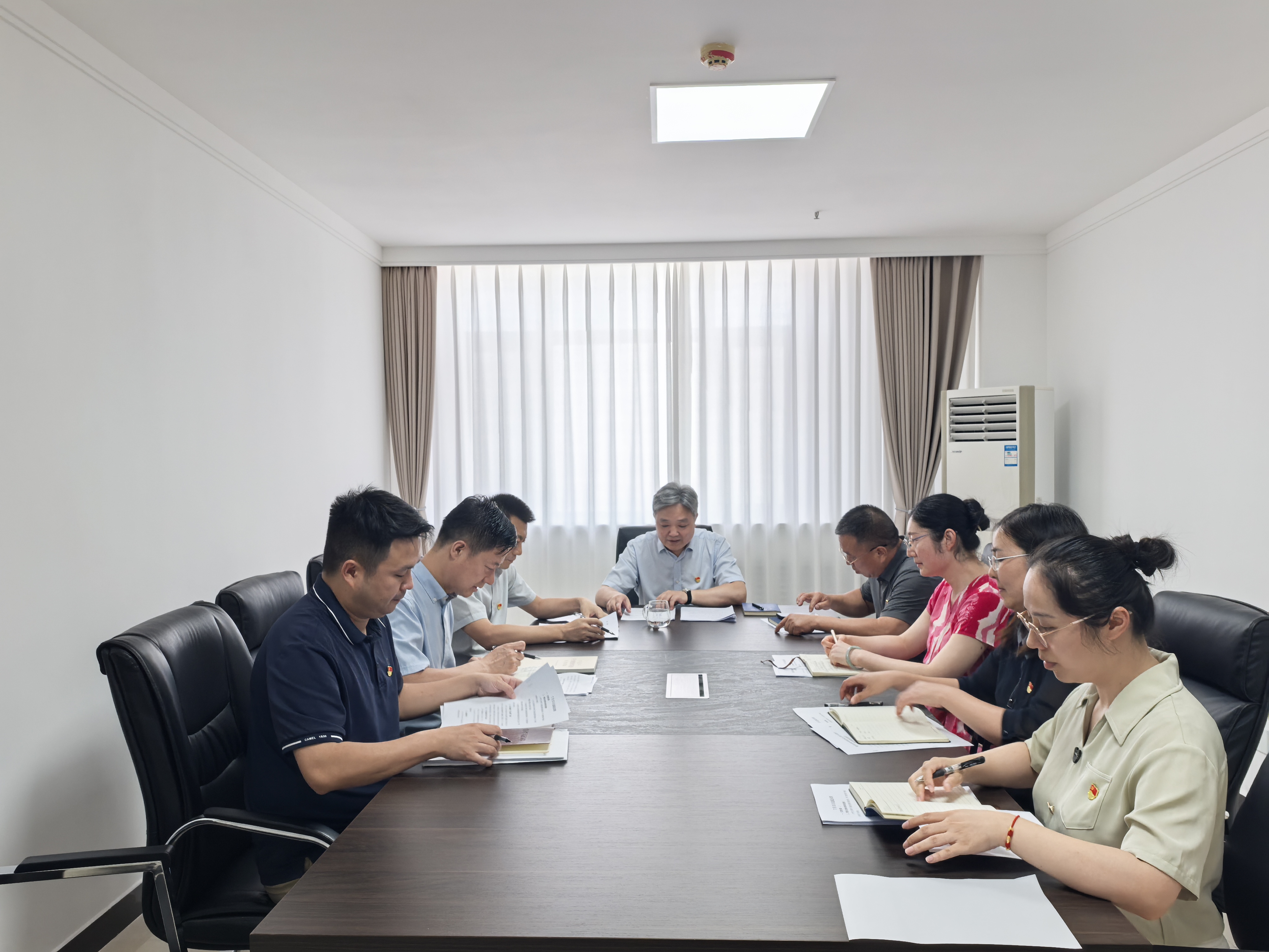 现代农业农村科技处党支部开展深入贯彻中央八项规定精神学习教育主题党课