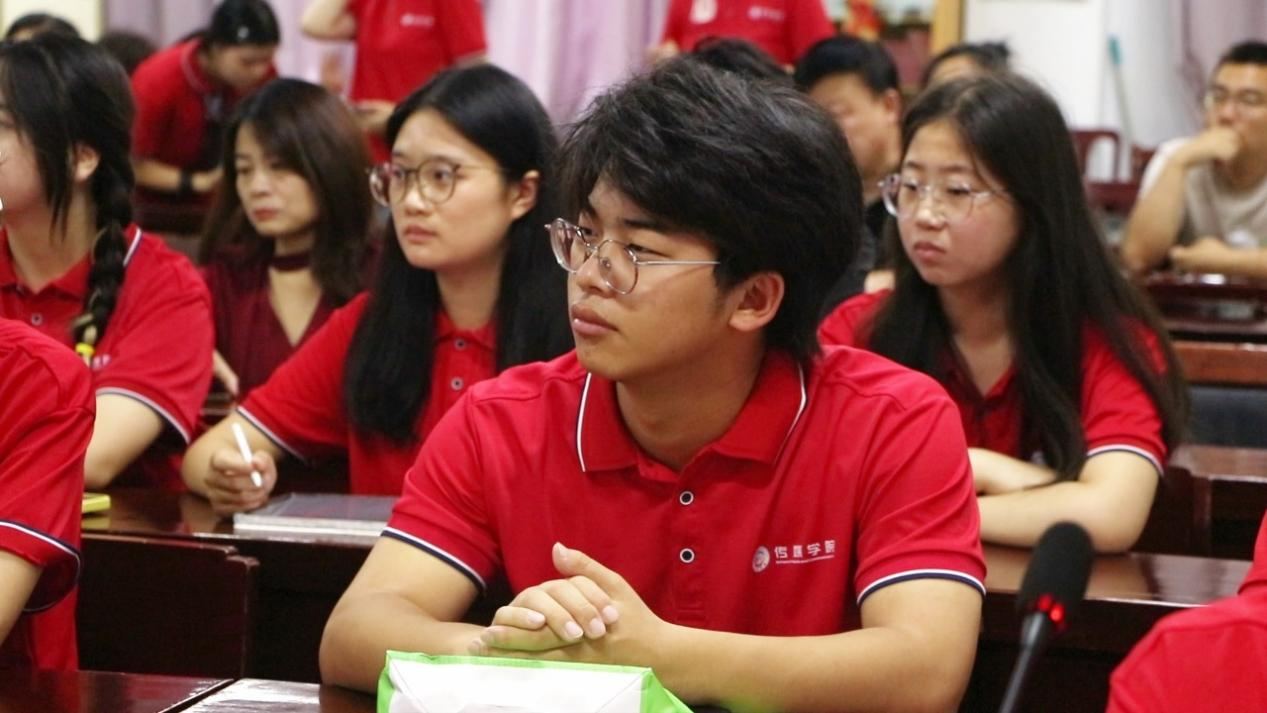 传承抗战精神 凝聚青春力量——安阳师院传媒学院学生第二党支部开展抗战主题宣讲活动