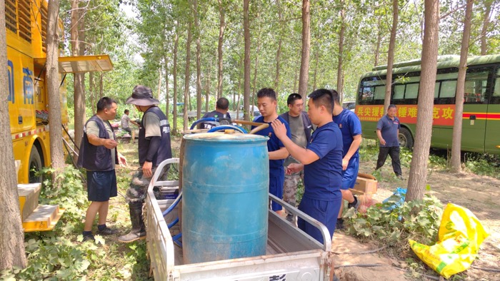 河南省应急管理厅联合国家消防救援局河南机动队伍打好抗旱保秋攻坚战