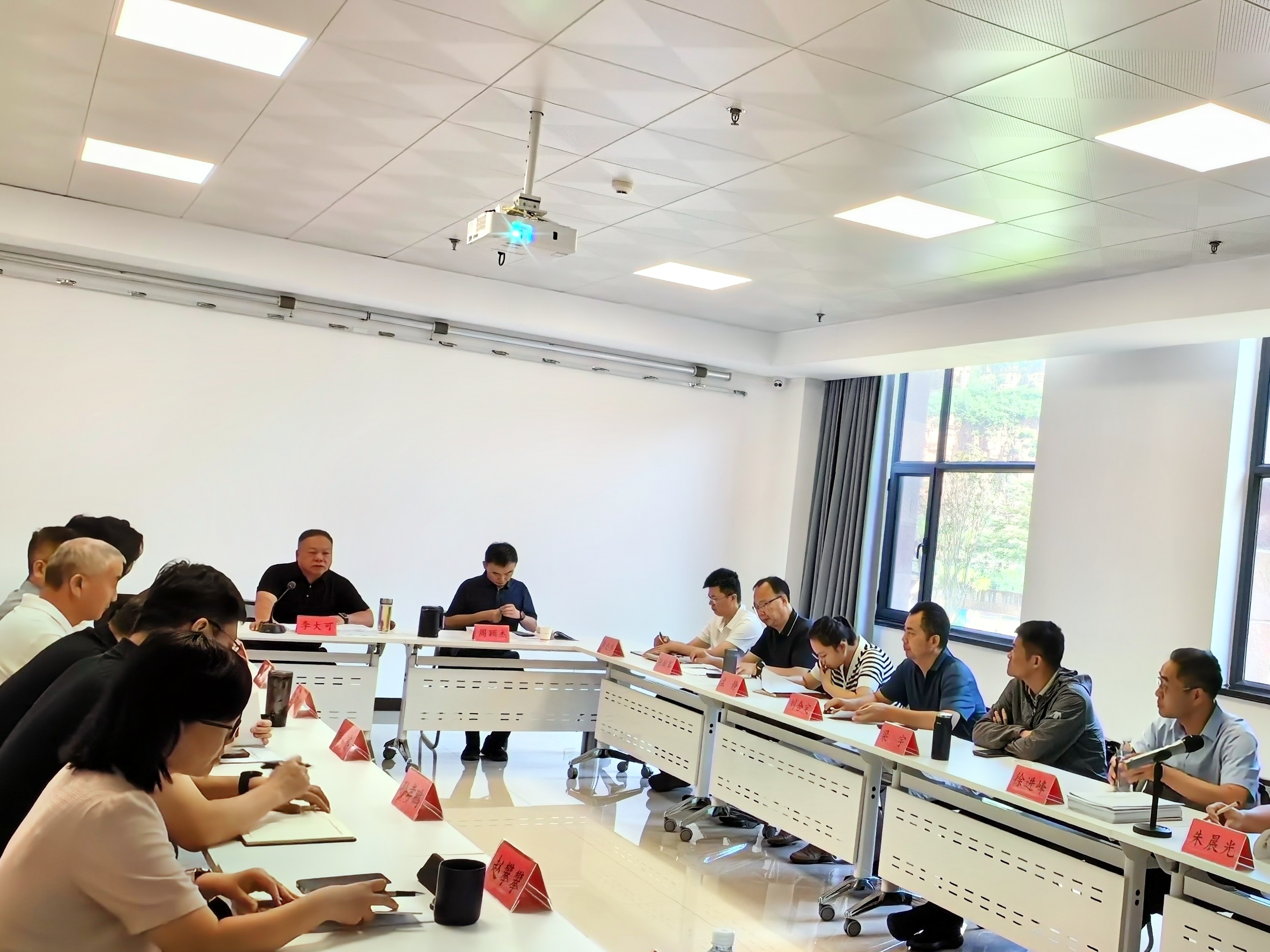 省司法厅到鹤壁、安阳开展《河南省民营经济促进条例（草案）》立法调研并召开立法审查会