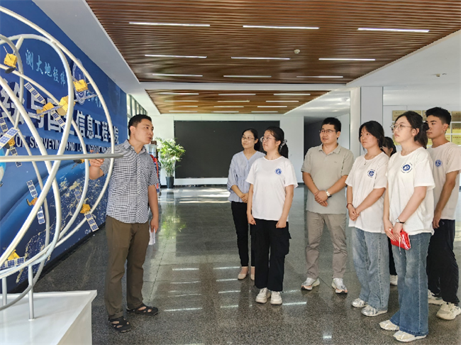 河南理工大学数信学院数学与应用数学系党支部开展“传承‘两弹一星’精神 勇担科技报国使命”主题实践活动