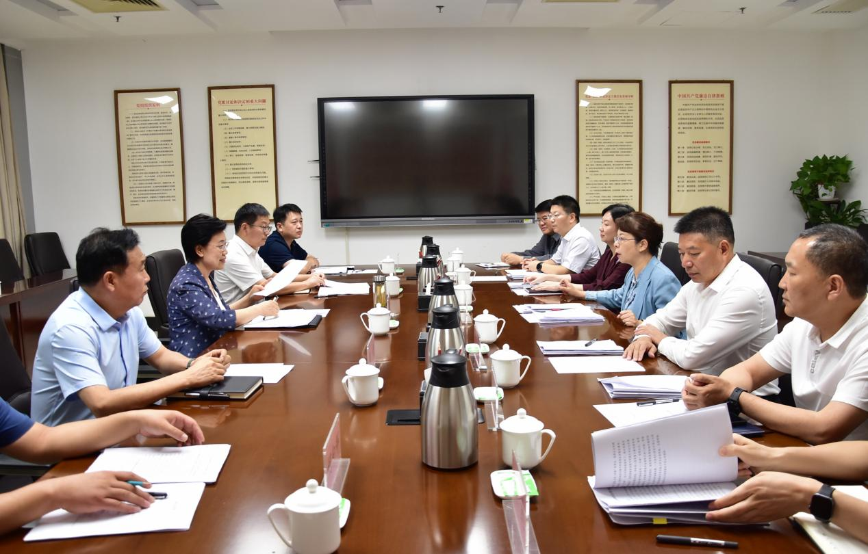 于燕会见平顶山市委书记陈向平