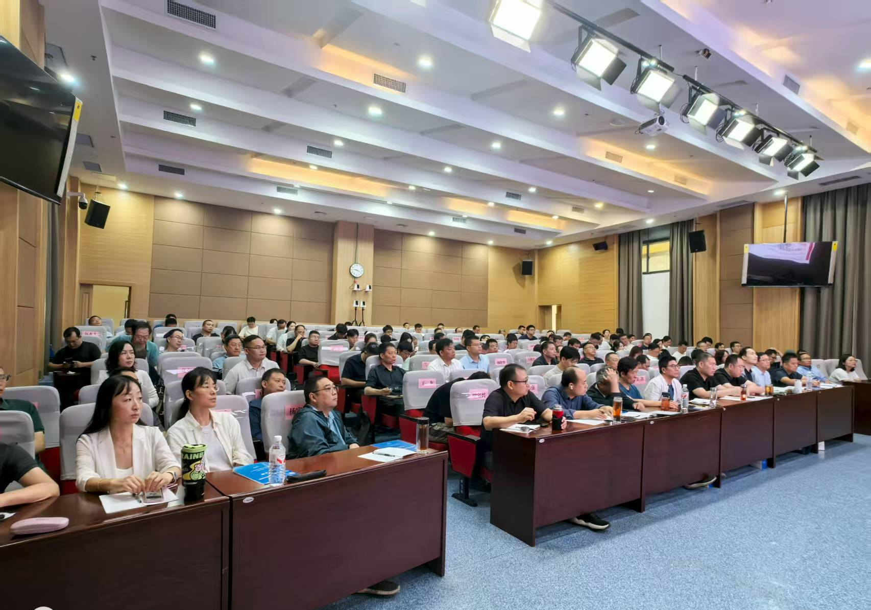 全省高职院校教育数字化转型领导力培训班举办