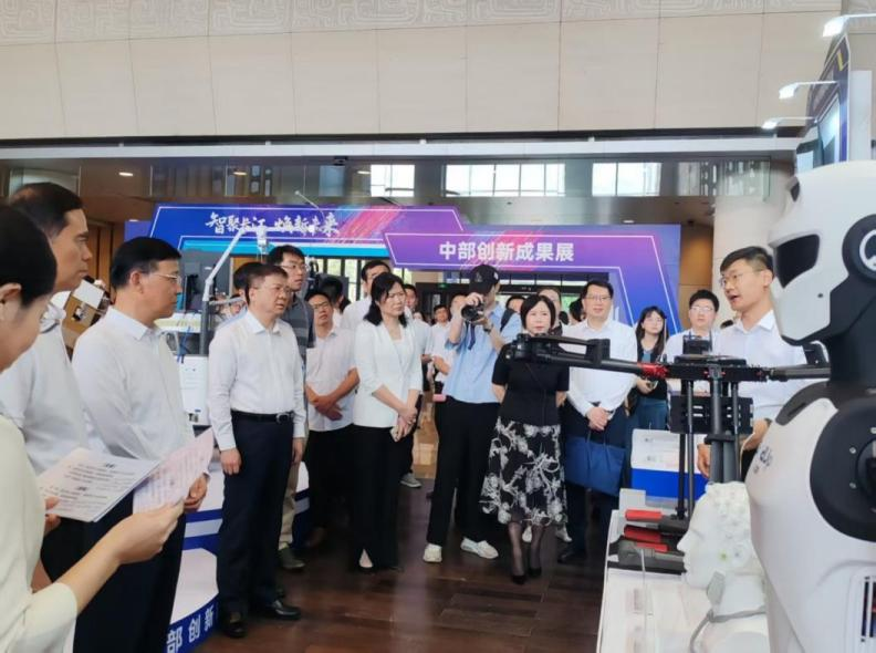 河南省组团参加2025长江科技创新要素大会暨中部技术经理人大赛并获佳绩