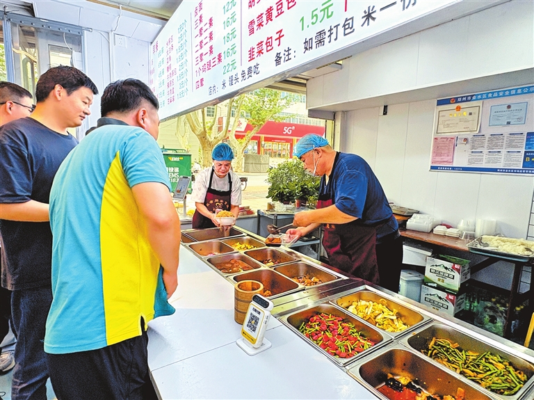 社区食堂：建起来更要走得远