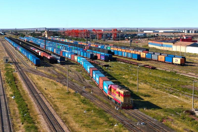Rail freight growth bolsters China's economic recovery