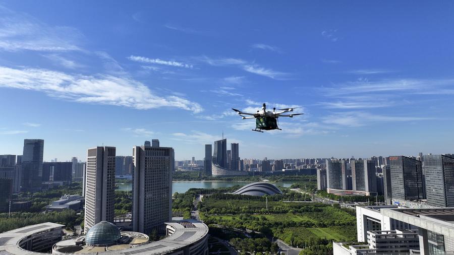 China's express delivery sector maintains robust growth in first 8 months