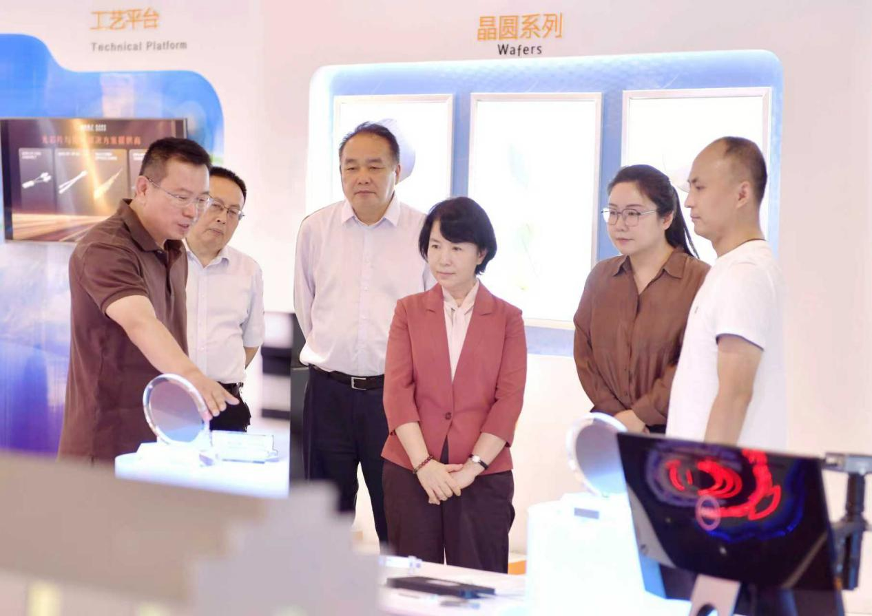 王旭赴鹤壁调研工业经济运行情况