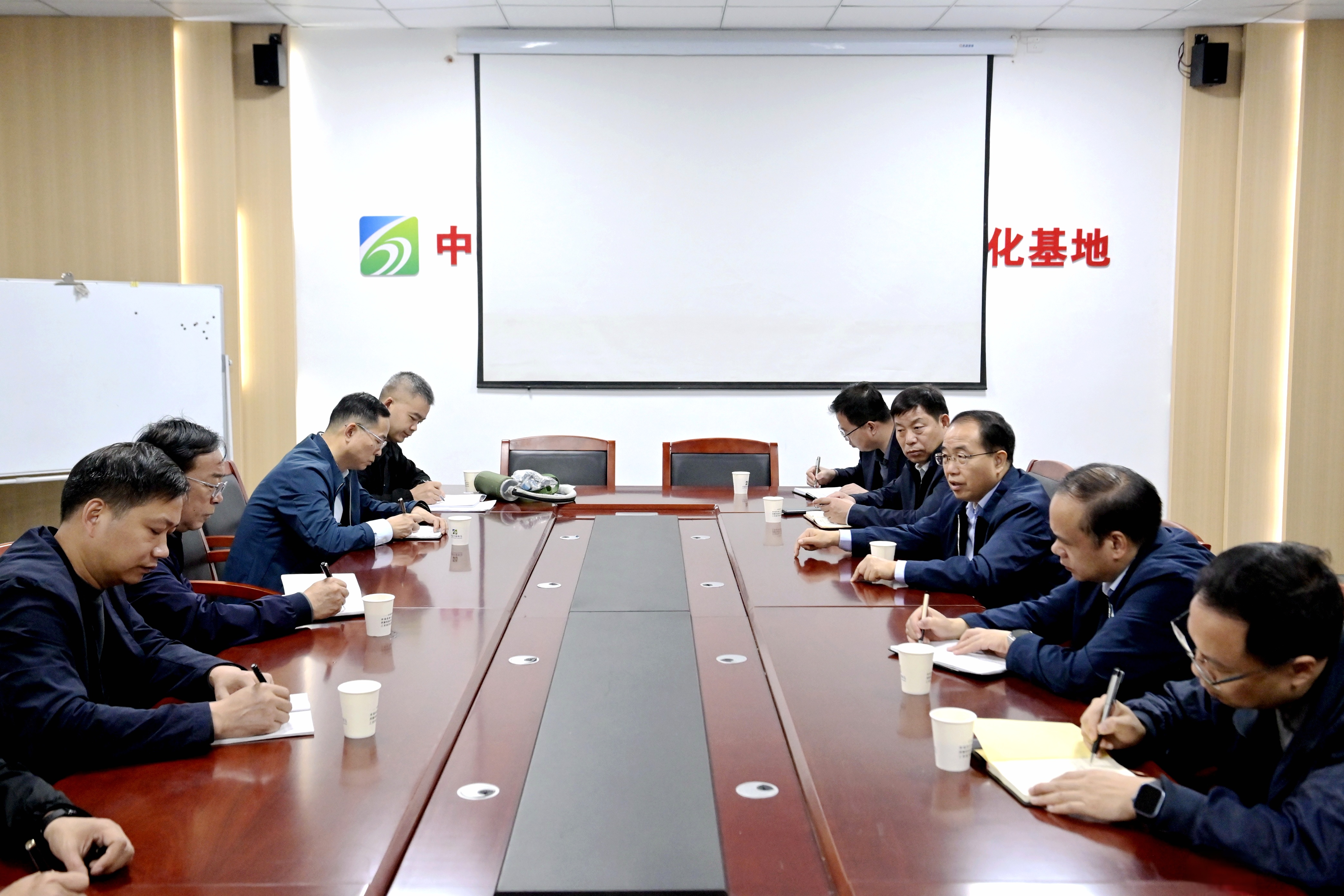 平煤神马集团：紧扣安全效率效益 高质量进军井下机器人产业