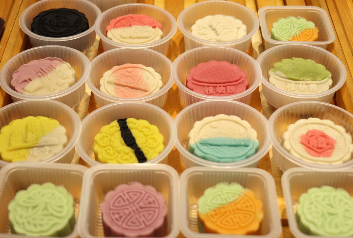 Chinese traditional festival · Mid-Autumn Festival in Henan: warmth hidden in customs