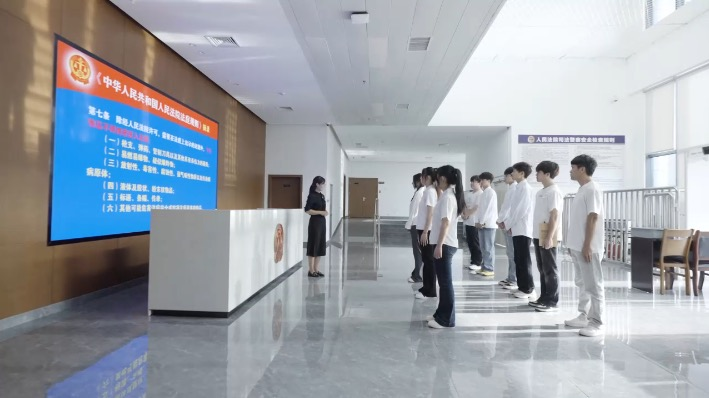 以脚步践行真理 用实践书写担当——河南交通职业技术学院直属第四党支部开展“行走的思政课”实践教学活动