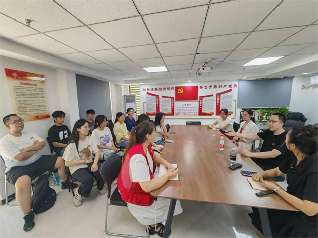 郑州大学教工行政管理系党支部开展“寻访城乡中国 彰显青春担当”主题实践活动