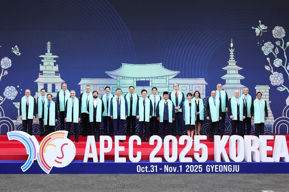 Xi's attendance at 32nd APEC Economic Leaders' Meeting guides Asia-Pacific cooperation