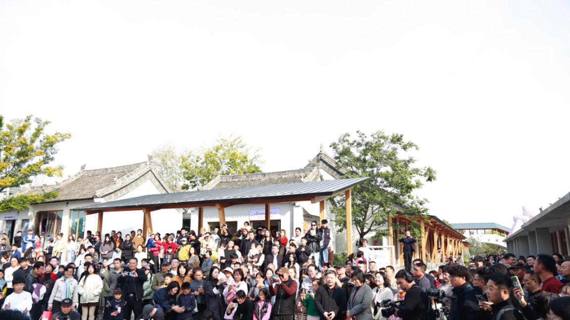 让公共文化服务更加贴近群众 --“中原舞蹁跹”2025河南省广场舞大赛决赛在洛阳举办 让公共文化服务更加贴近群众 --“中原舞蹁跹”2025河南省广场舞大赛决赛在洛阳举办