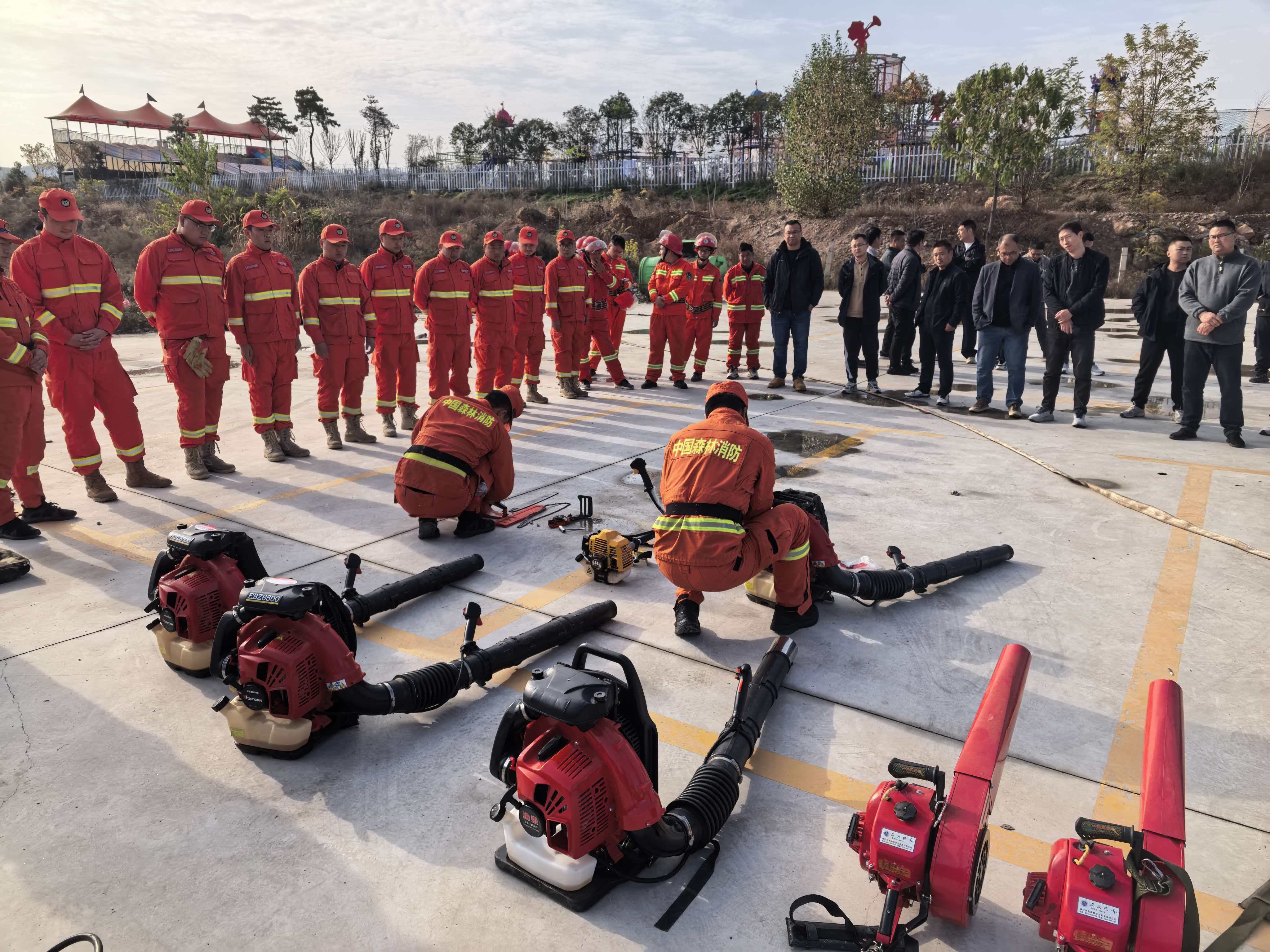 卢氏县综合应急救援大队积极参与全省<br>森林火灾扑救技能送教下基层活动