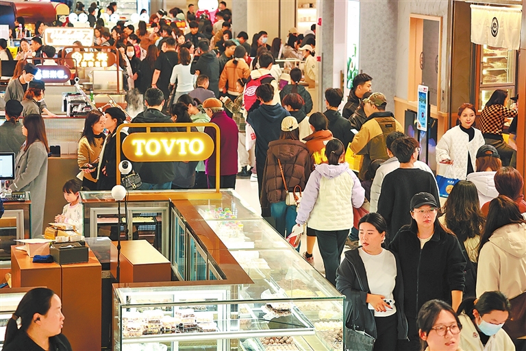 'Double 11' shopping festival sparks shopping frenzy in Zhengzhou
