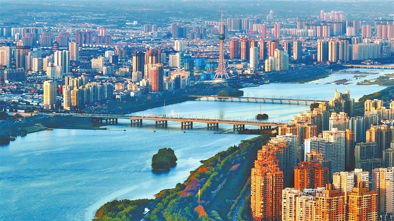 Picturesque scenery of Luopu Park