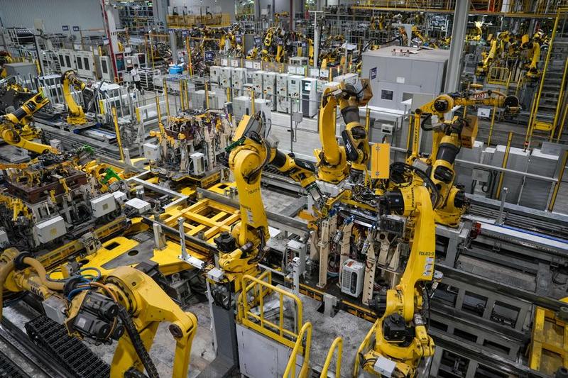 China's manufacturing PMI picks up, signaling improved market confidence