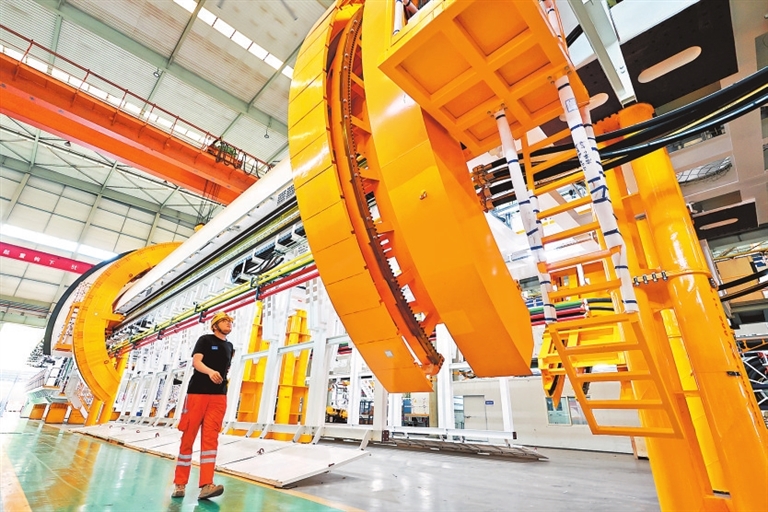 Henan's foreign trade in first 11 months surpasses last year's total