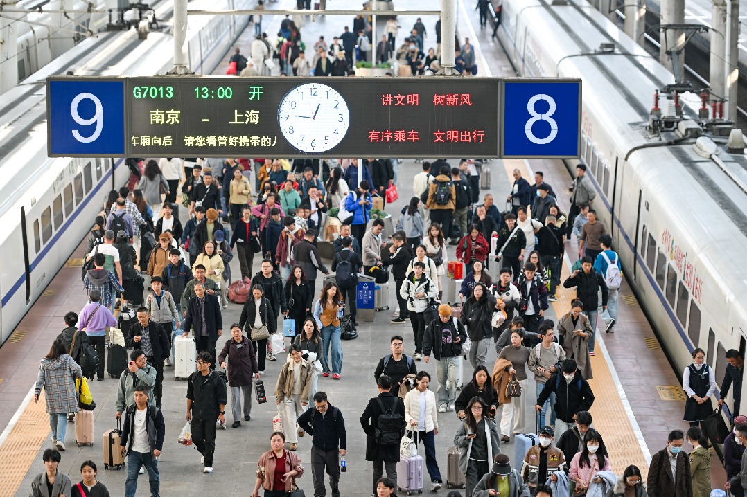 China's railway network sets new records in 2025