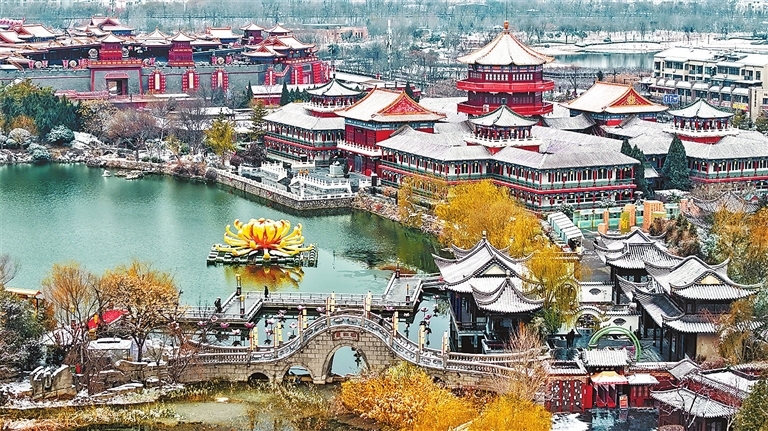 Snowfall paints Kaifeng in poetic Song Dynasty charm