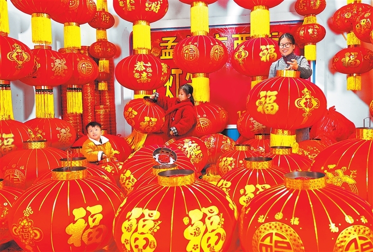 Red lanterns light up New Year