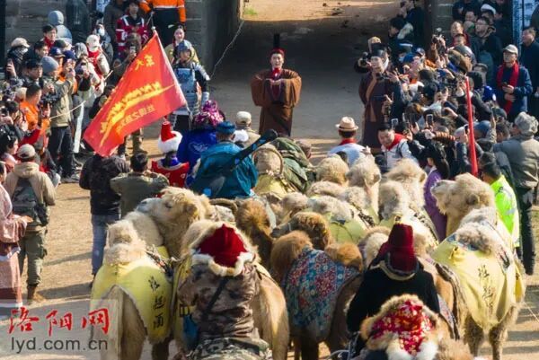 3000公里136天!丝路雄关再响驼铃声 3000公里136天!丝路雄关再响驼铃声