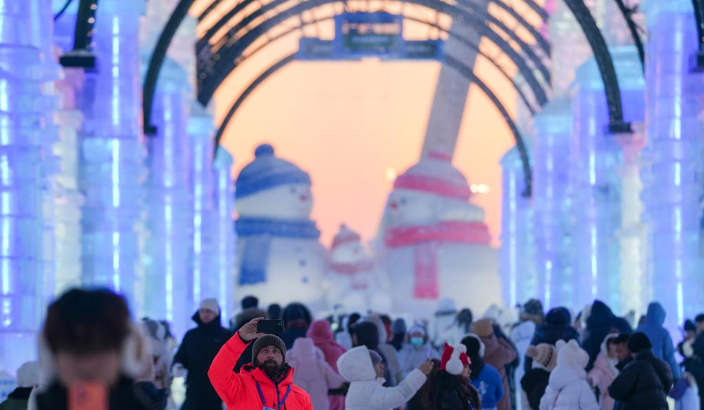 China sees record number of enterprises in ice and snow tourism