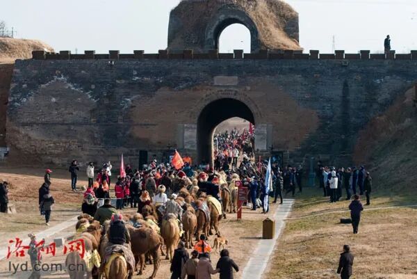 3000公里136天!丝路雄关再响驼铃声 3000公里136天!丝路雄关再响驼铃声