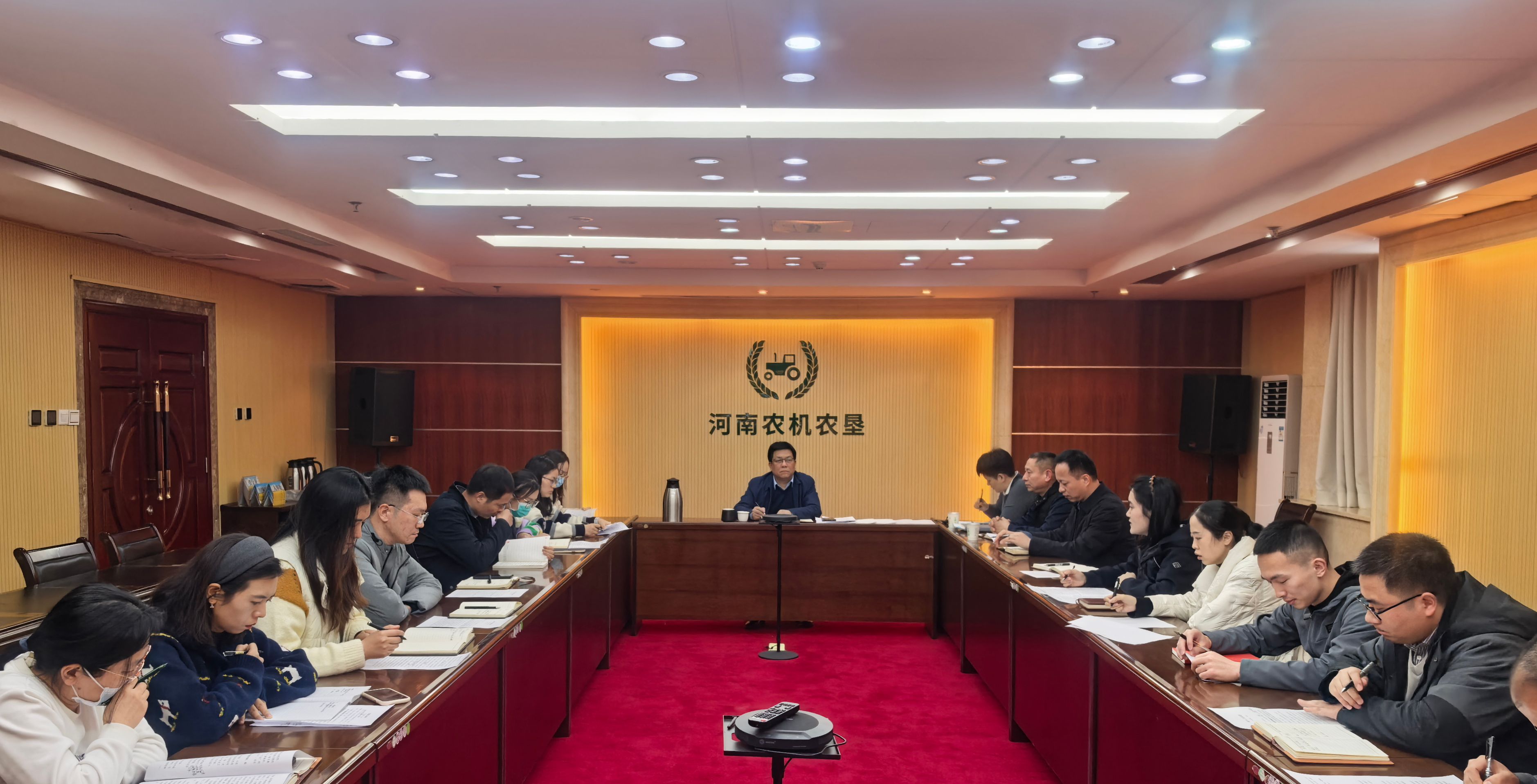 凝心聚力促发展 青春建功新时代 ——张金龙与部分青年干部座谈交流