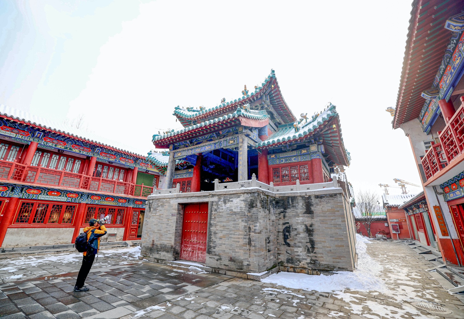 Chenghuang Temple in Zhengzhou draped in snow