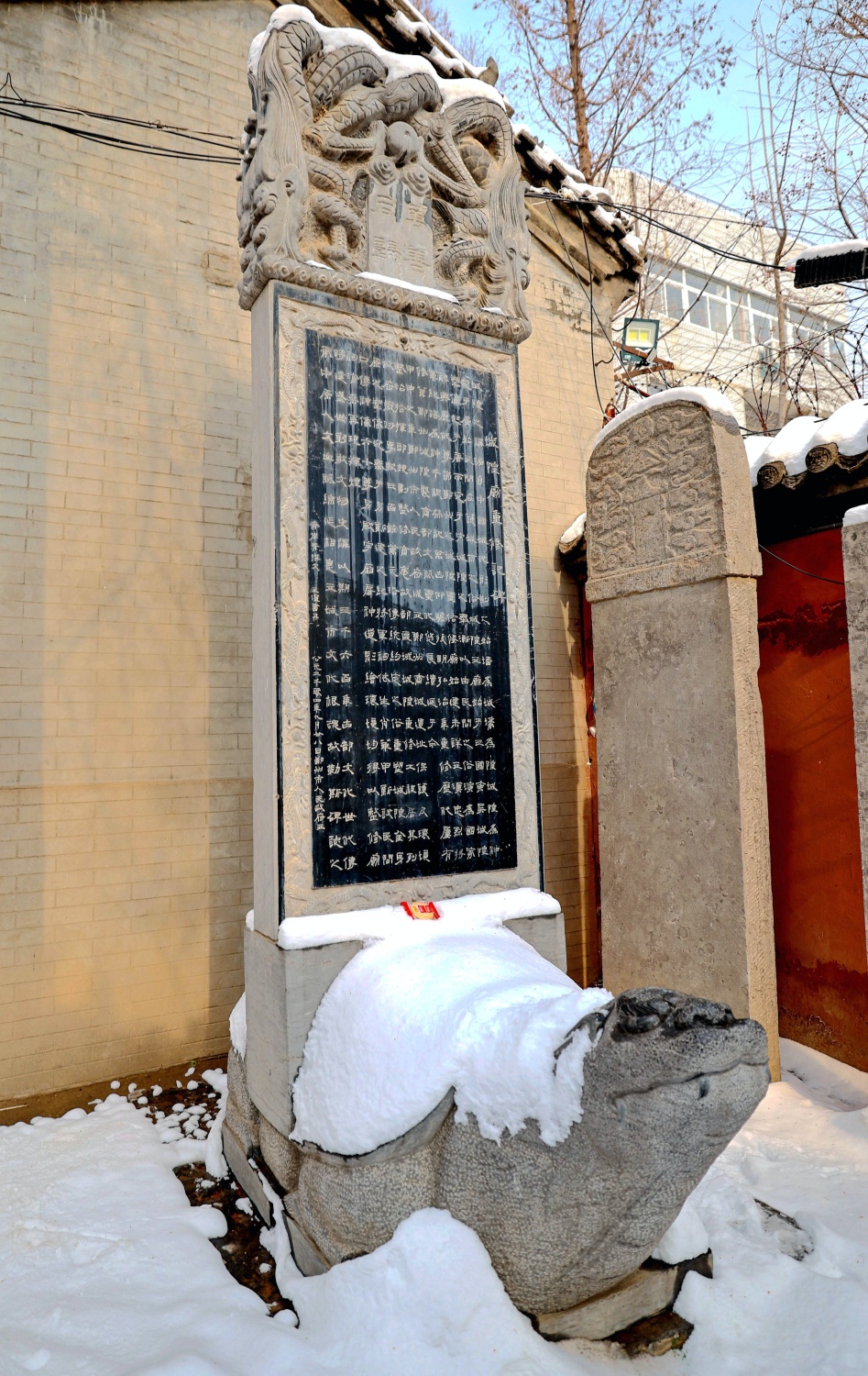 Chenghuang Temple in Zhengzhou draped in snow