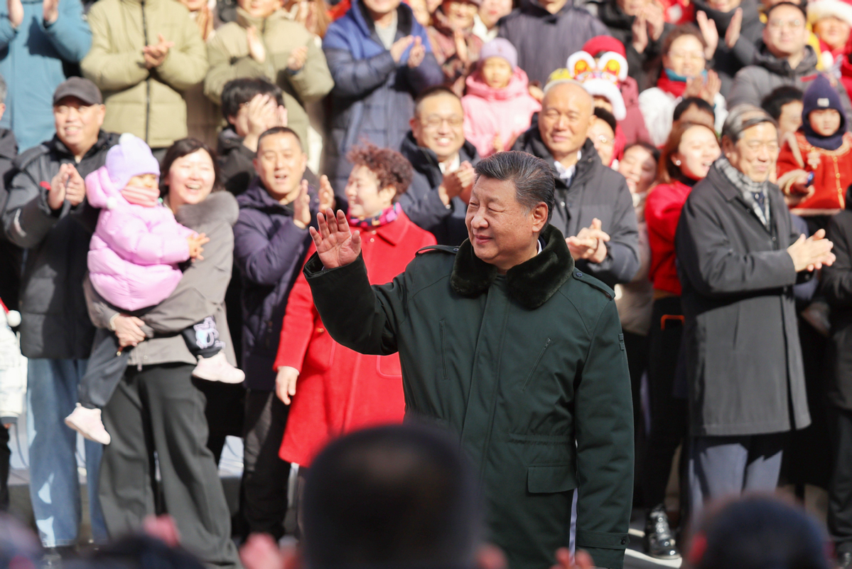 Xi Story: Celebrating Spring Festival with the people