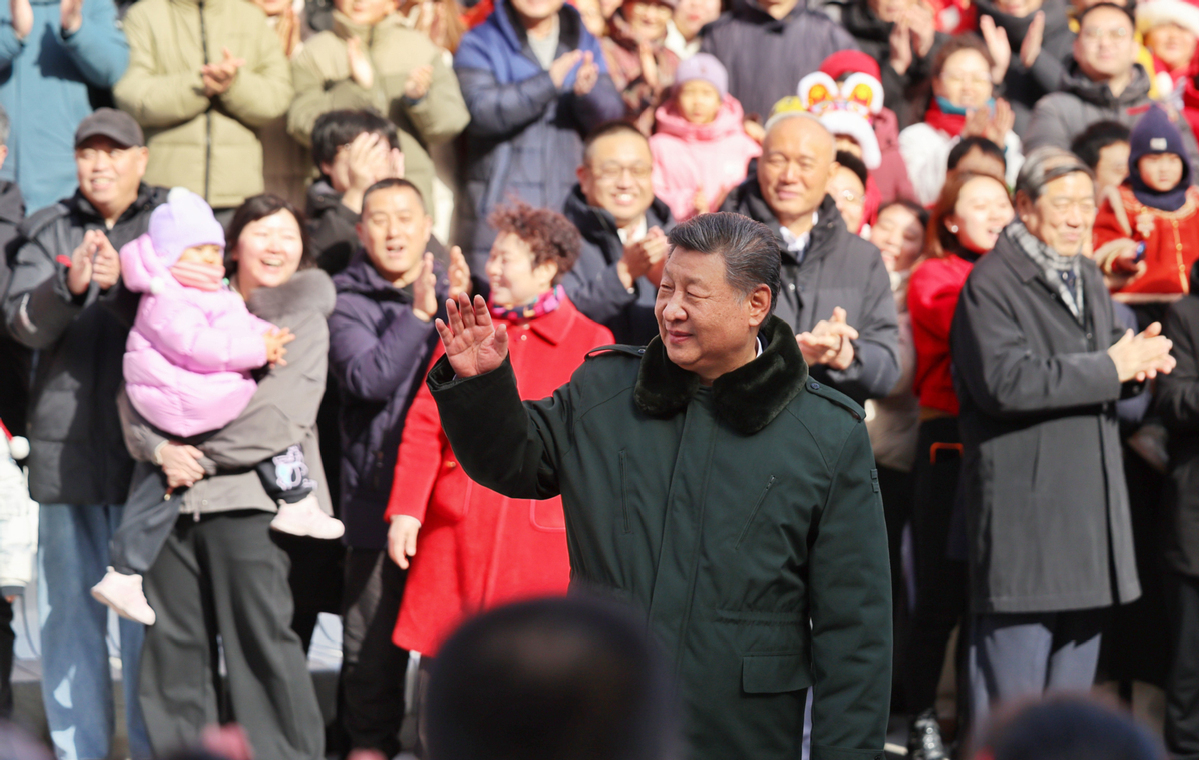 Xi Story: Celebrating Spring Festival with the people