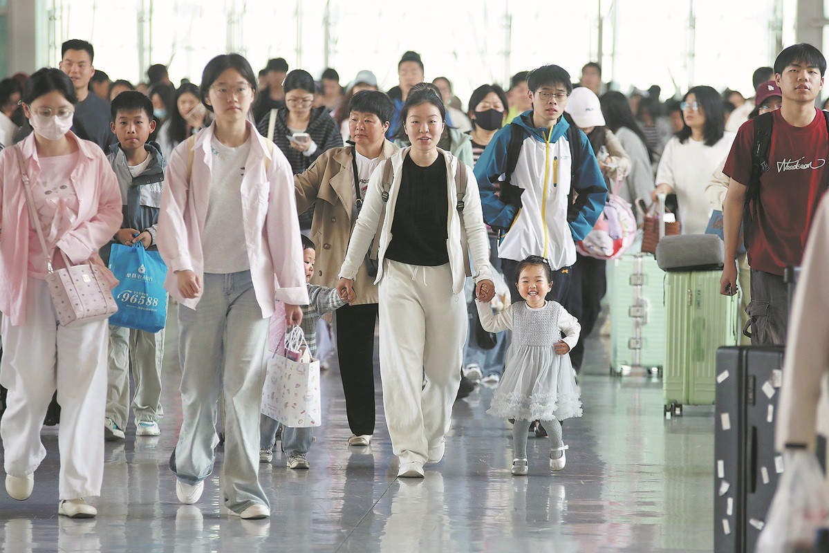 Extra capacity aids return travel peak