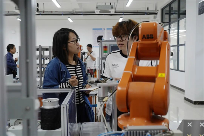 省教育厅组织开展2026年职教活动周集中采访