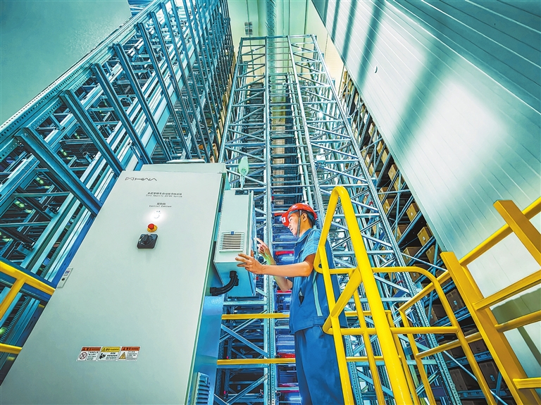 Zhengzhou smart warehouse deploys driverless vehicle fleet Zhengzhou smart warehouse deploys driverless vehicle fleet