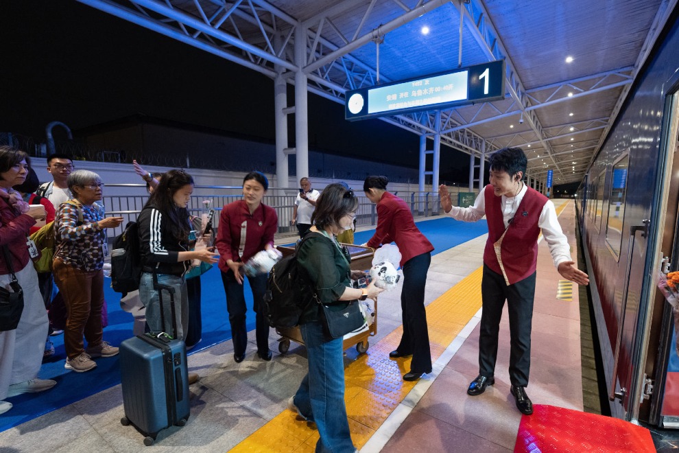 China charts course for railway tourism growth