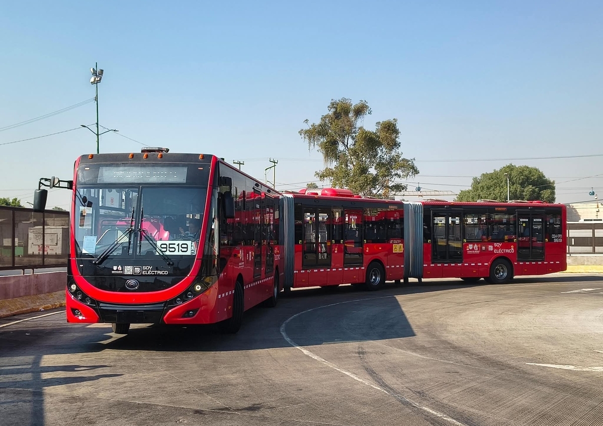 Yutong green buses hit Mexico City's roads