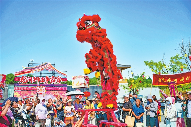 龙门狮王争霸赛在洛阳龙门古街开赛