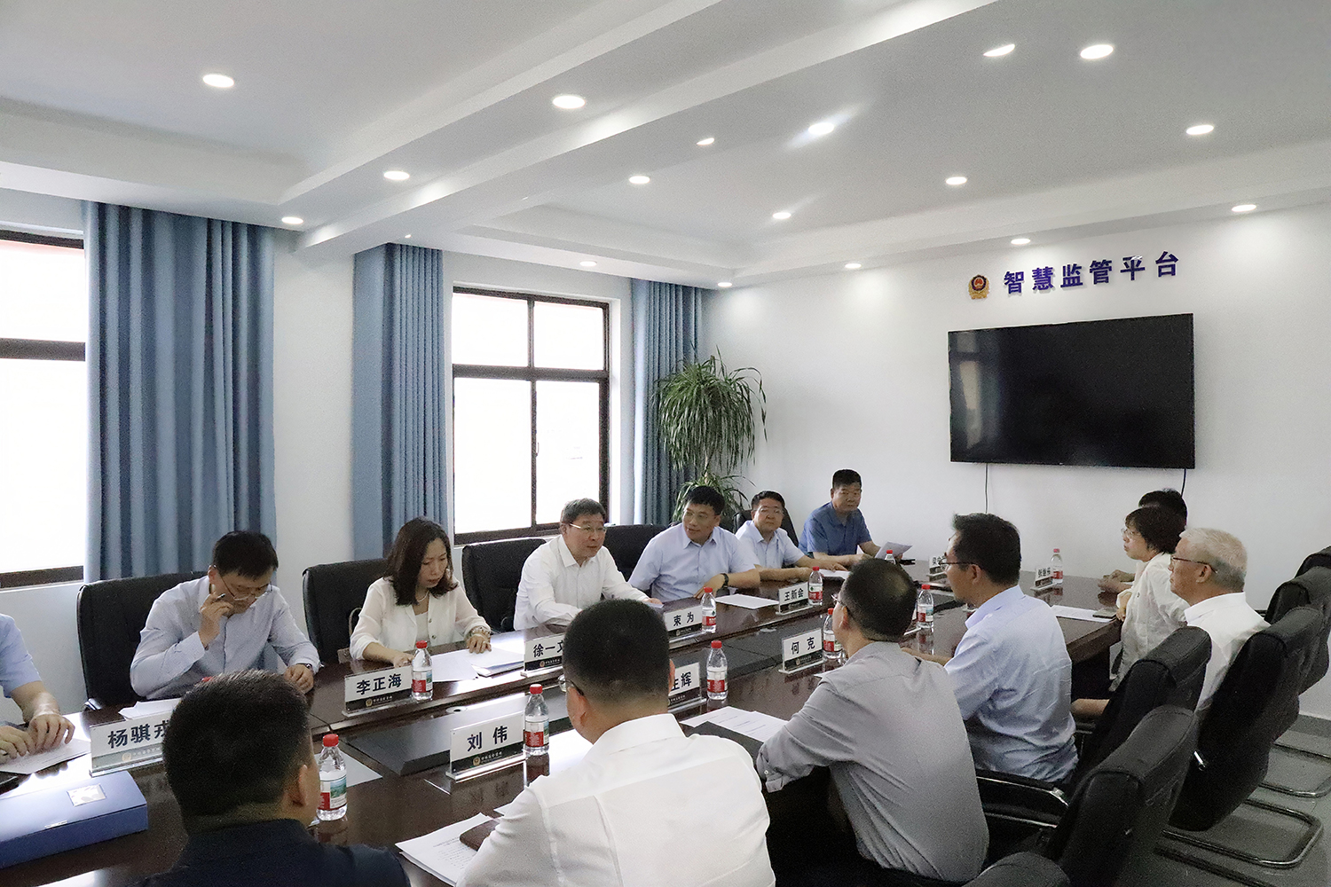 市场监管总局党组成员、副局长束为到河南开展法治建设调研