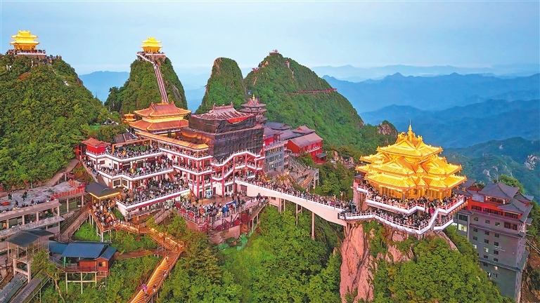 Henan welcomes 14.64 million tourists, generates 6.52 billion yuan during Dragon Boat Festival