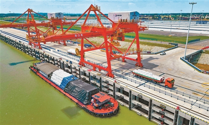 Zhoukou Port sees surge in freight traffic